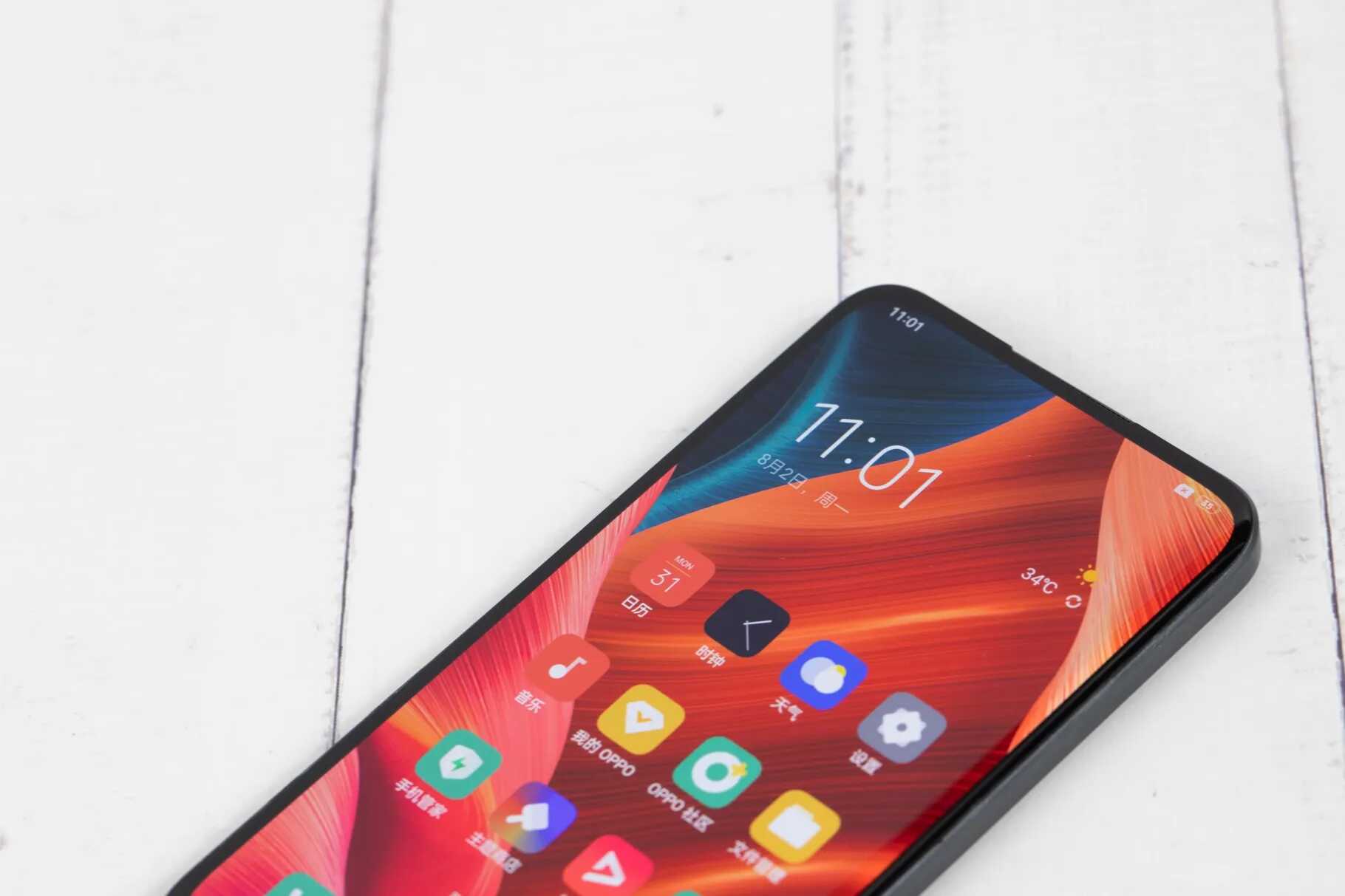 Kamera Bawah Layar Bikin Desain OPPO 'Tak Punya' Lensa Kamera Bawah Layar Bikin Desain OPPO 'Tak Punya' Lensa