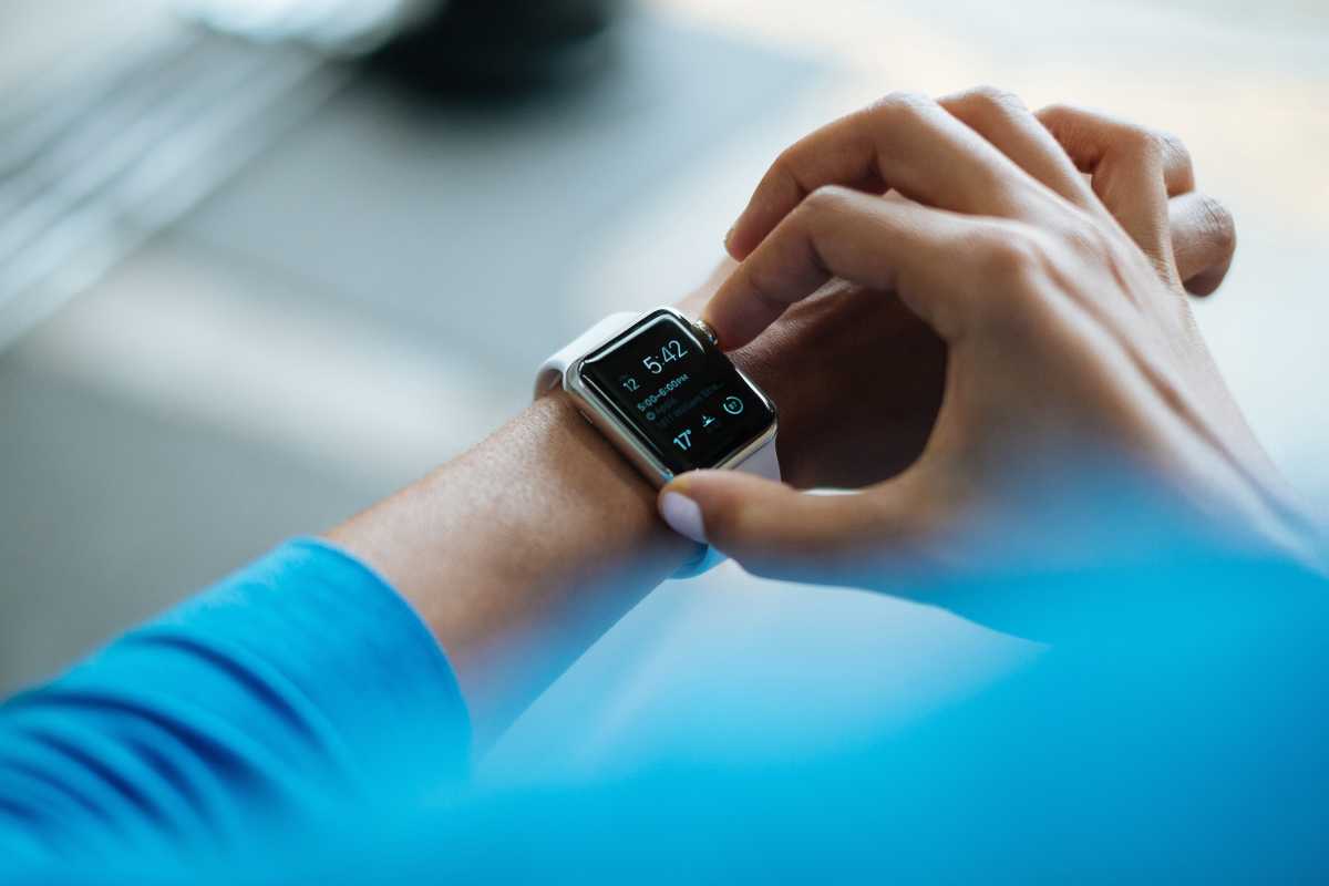 Studi: Smartwatch Bisa Deteksi Dini Penularan Covid-19 Studi: Smartwatch Bisa Deteksi Dini Penularan Covid-19