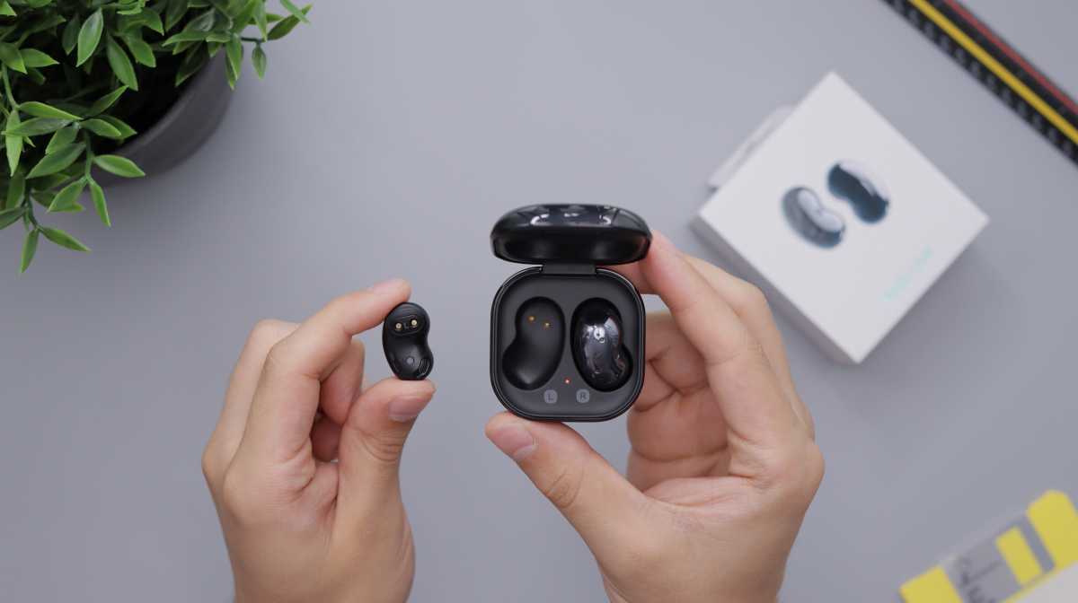 Galaxy Buds Pro Bakal Punya Fitur Mirip AirPods Pro Galaxy Buds Pro Bakal Punya Fitur Mirip AirPods Pro
