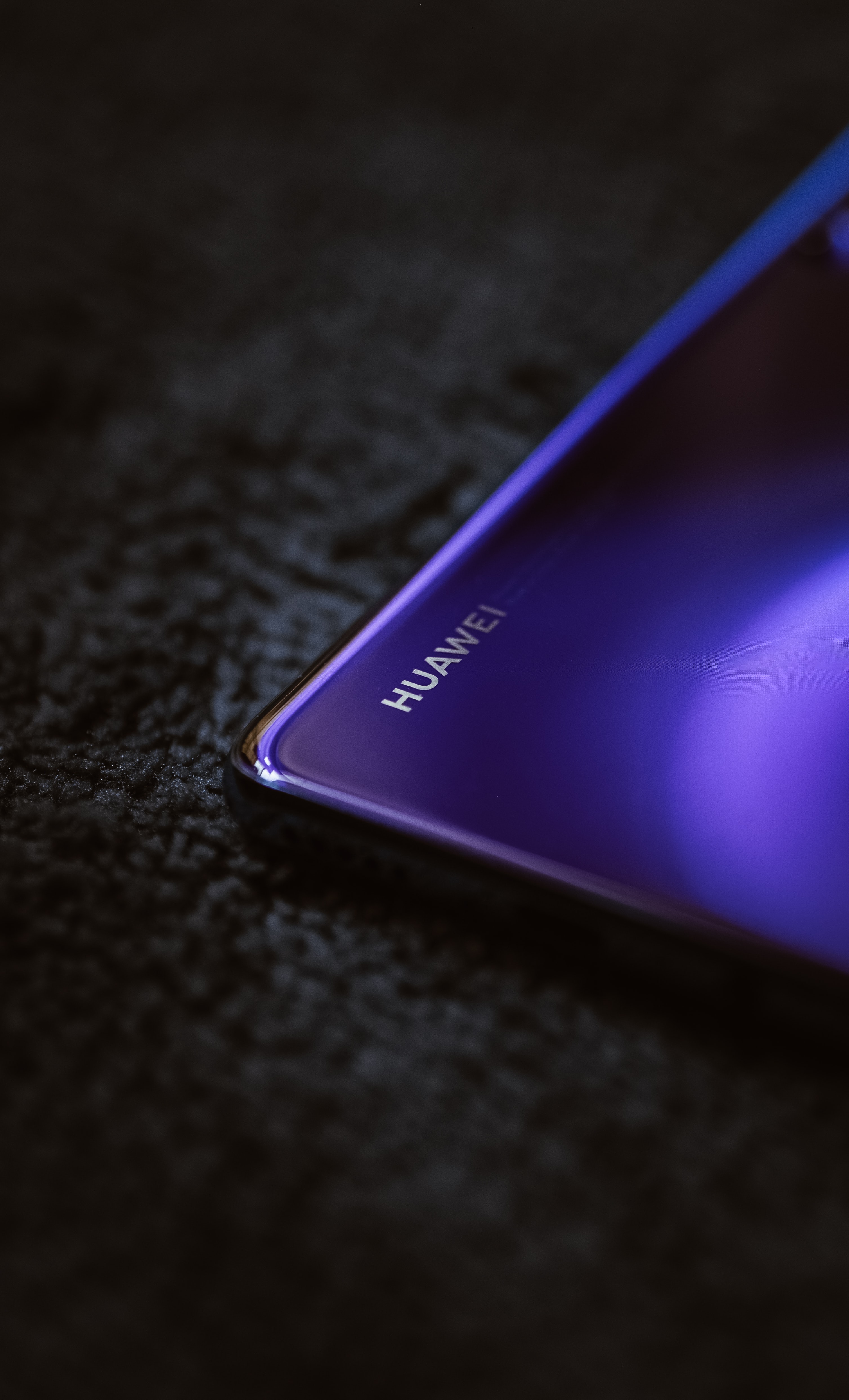 <i>Dear</i> Huawei, Beneran Bakal Setop Jualan Ponsel? <i>Dear</i> Huawei, Beneran Bakal Setop Jualan Ponsel?