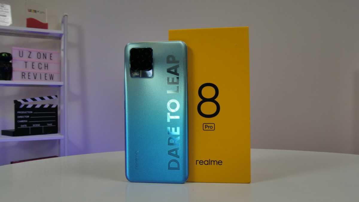 I8 pro max. Realme 8 Pro комплектация. Realme 8 Pro колонки. Realme 8 Pro цвета корпуса. Марка телефона Realme 8 Pro.