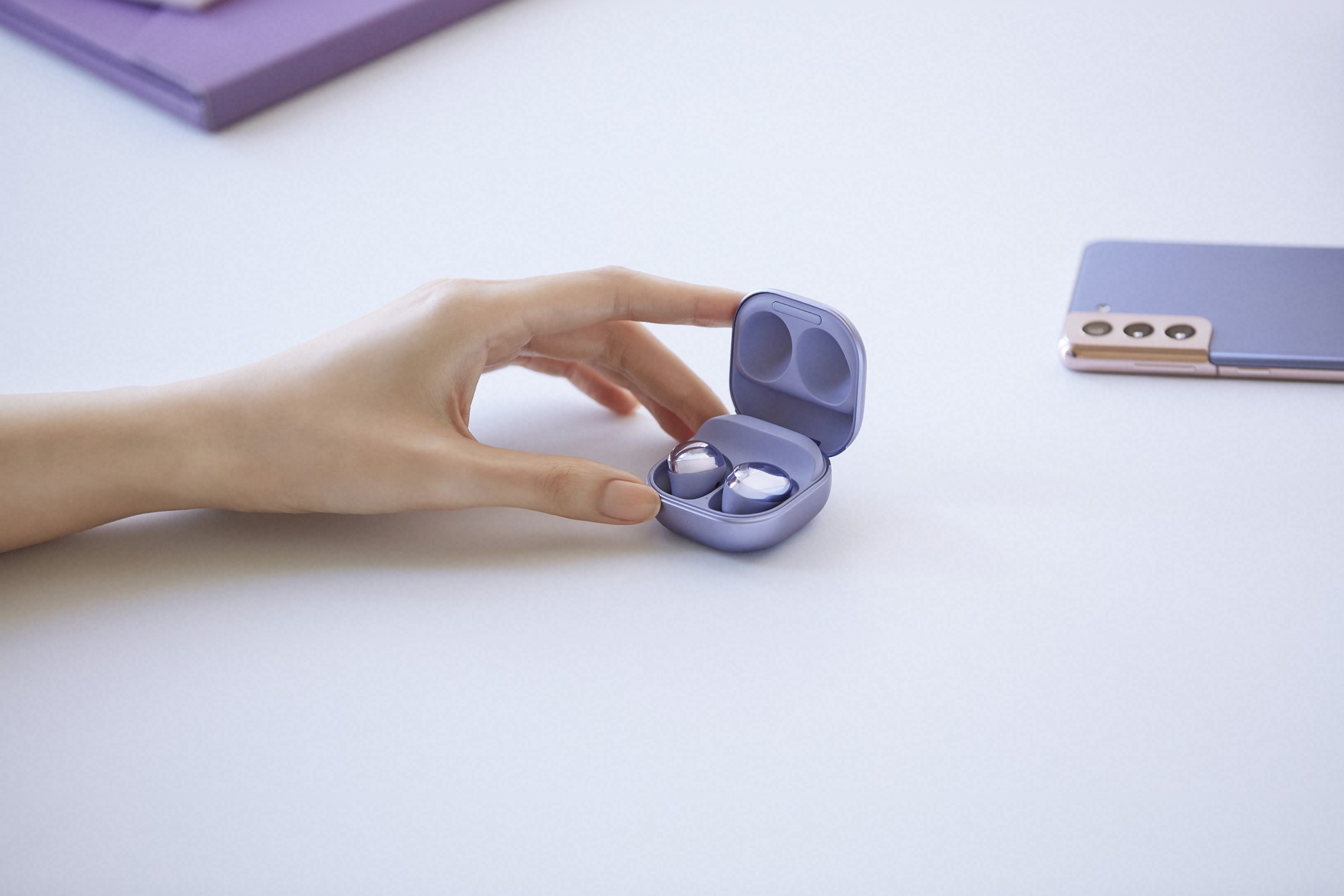 Samsung Patenkan Earbud Tahan Air, Bisa Dipakai Untuk Berenang Samsung Patenkan Earbud Tahan Air, Bisa Dipakai Untuk Berenang
