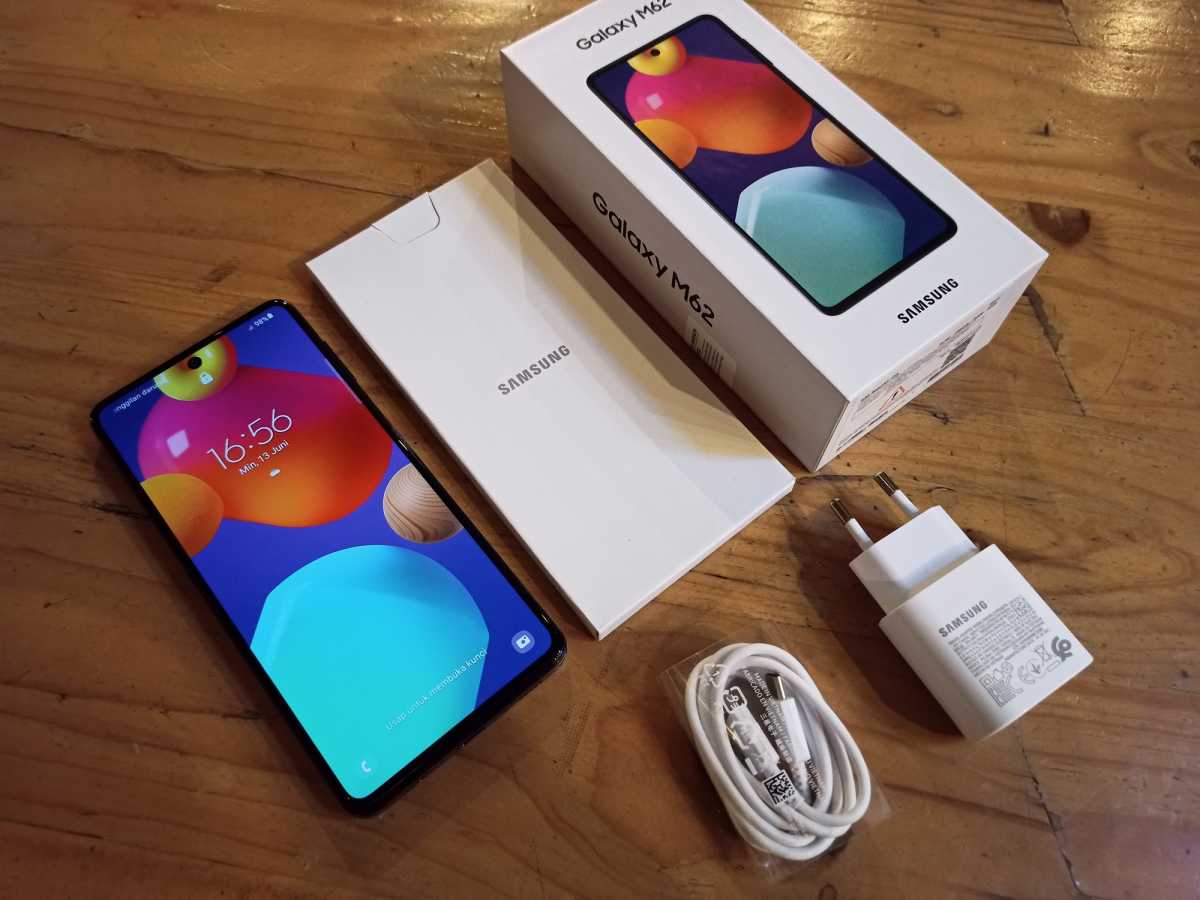 Review Samsung Galaxy M62: Harga Rp5 Jutaan, Baterai 7.000 mAh Tapi Minus 5G Review Samsung Galaxy M62: Harga Rp5 Jutaan, Baterai 7.000 mAh Tapi Minus 5G