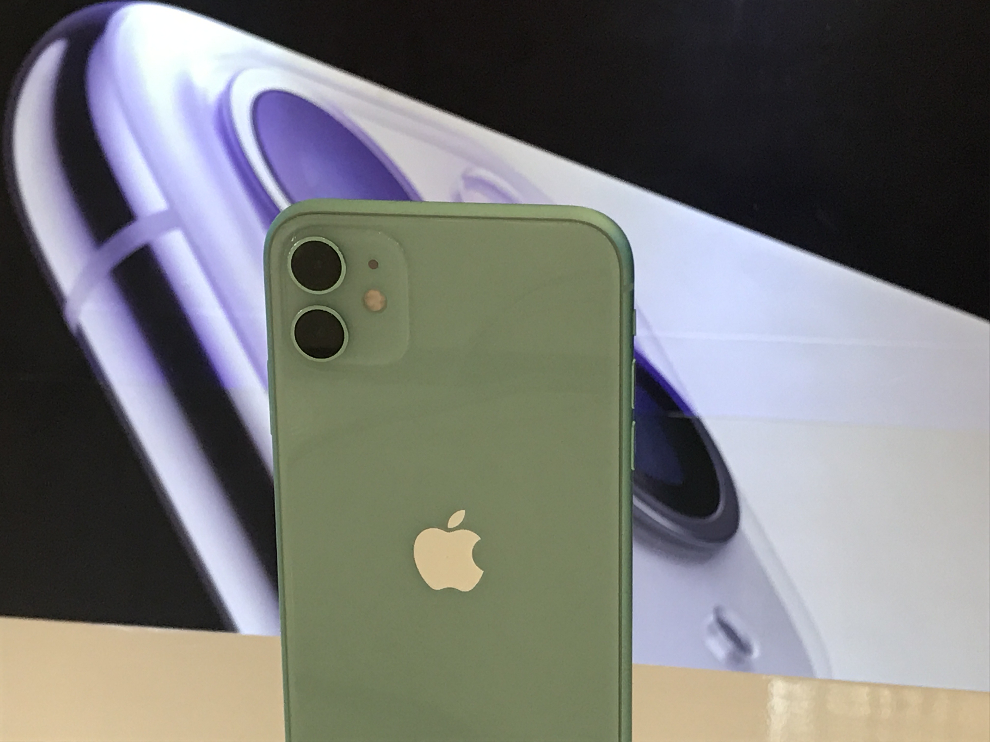 <i>Bye</i> Ponsel BM, Aturan IMEI Bisa ‘Paksa’ Konsumen Beli HP Legal <i>Bye</i> Ponsel BM, Aturan IMEI Bisa ‘Paksa’ Konsumen Beli HP Legal