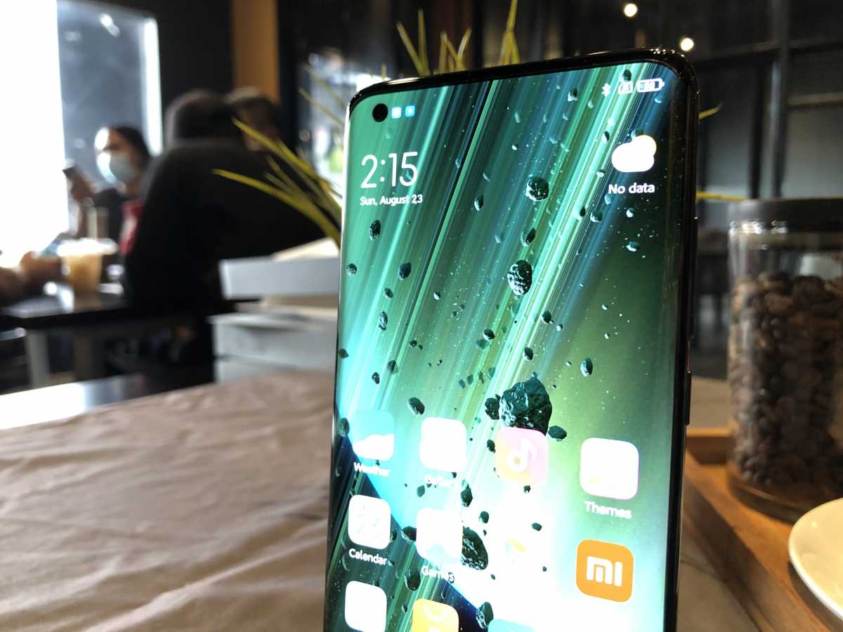 Riset: Produsen Ponsel China Makin Getol Pakai Layar OLED Riset: Produsen Ponsel China Makin Getol Pakai Layar OLED