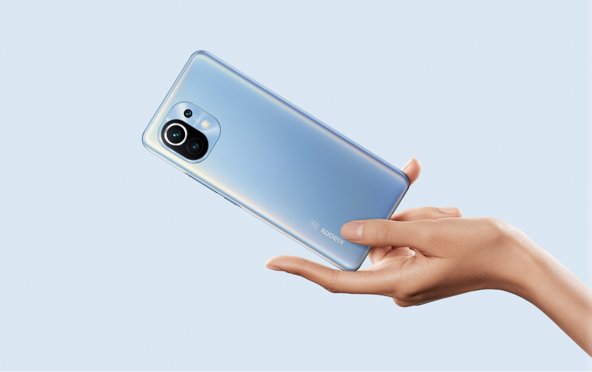 Melihat Komponen di dalam Xiaomi Mi 11 Melihat Komponen di dalam Xiaomi Mi 11