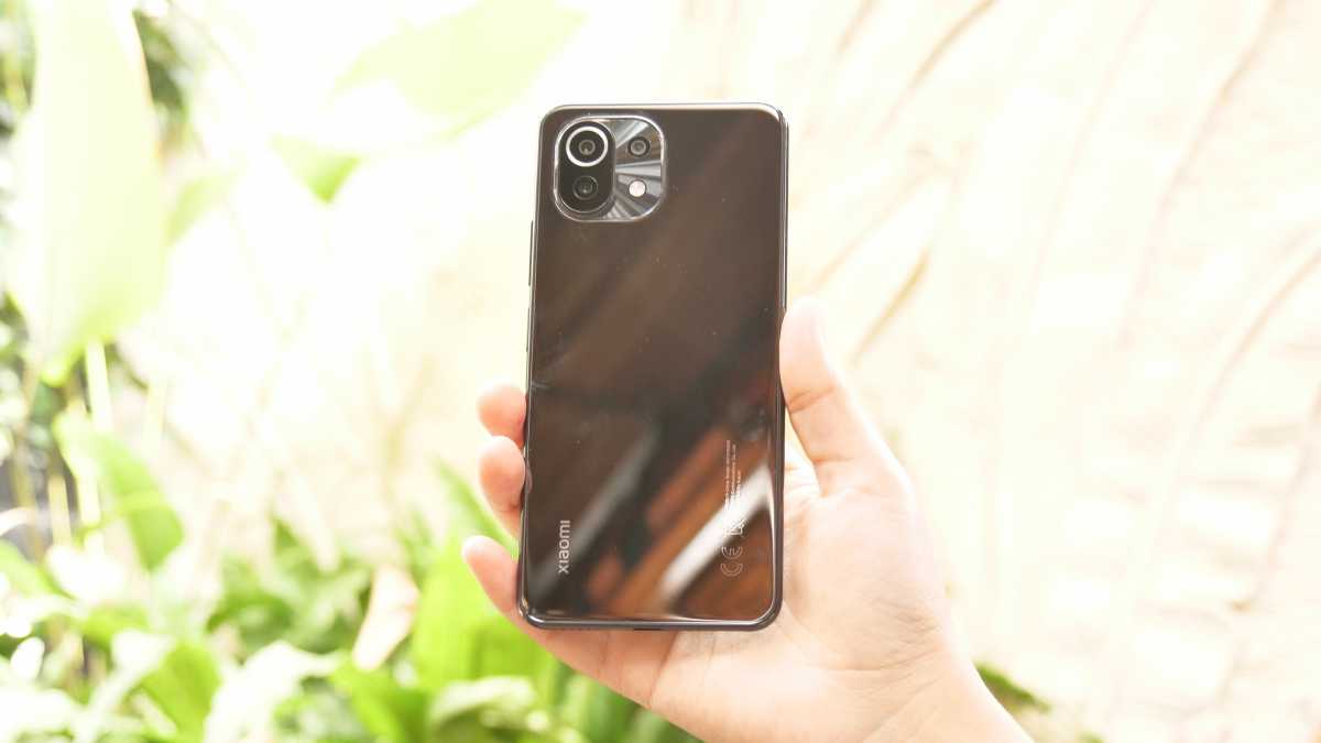 FOTO: Xiaomi Mi 11 Lite Edisi Indonesia FOTO: Xiaomi Mi 11 Lite Edisi Indonesia