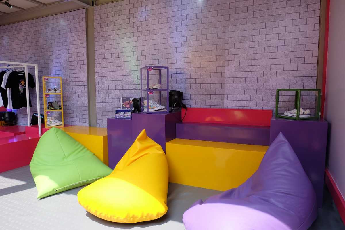 Kamu Pasti Betah Kalau Ruangan Kerja Warna-warni Kayak Ini Kamu Pasti Betah Kalau Ruangan Kerja Warna-warni Kayak Ini