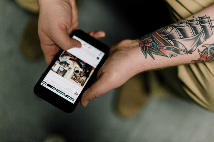 Kreator Sering <i>Streaming</i> Bisa Dapat Uang Ekstra dari Facebook dan Instagram Kreator Sering <i>Streaming</i> Bisa Dapat Uang Ekstra dari Facebook dan Instagram