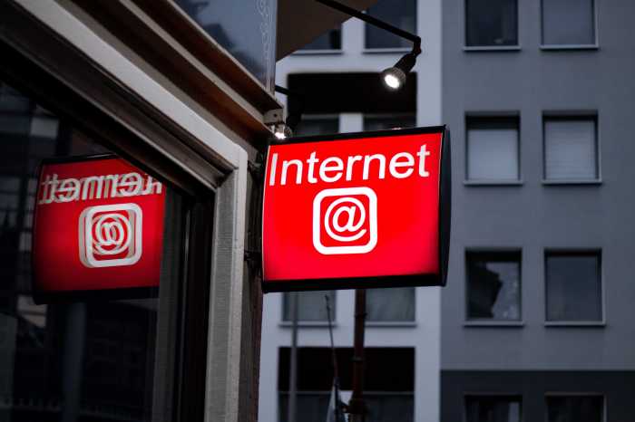 Tarif Internet Broadband Indonesia Mahal? Mastel Bilang Masih Terjangkau Tarif Internet Broadband Indonesia Mahal? Mastel Bilang Masih Terjangkau