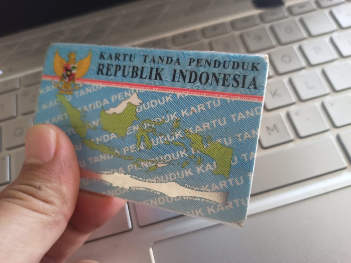 Foto Selfie e-KTP Diduga Dijual di Medsos, Kominfo Bereaksi Foto Selfie e-KTP Diduga Dijual di Medsos, Kominfo Bereaksi