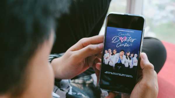 MAXstream Rilis Serial Komedi Romantis, Lumayan Streaming Bareng Pacar MAXstream Rilis Serial Komedi Romantis, Lumayan Streaming Bareng Pacar