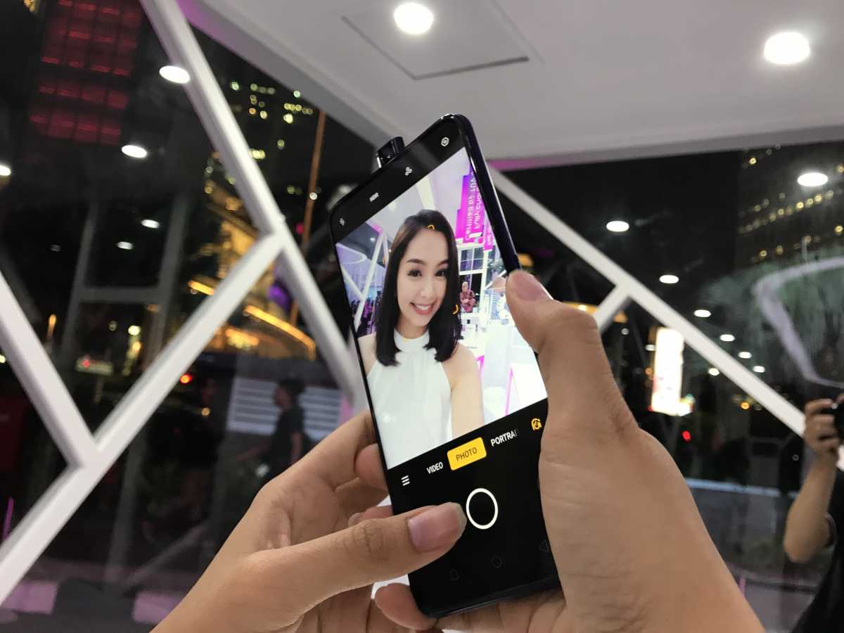 Смартфоны 7 видео. Oppo 18th years of Innovation