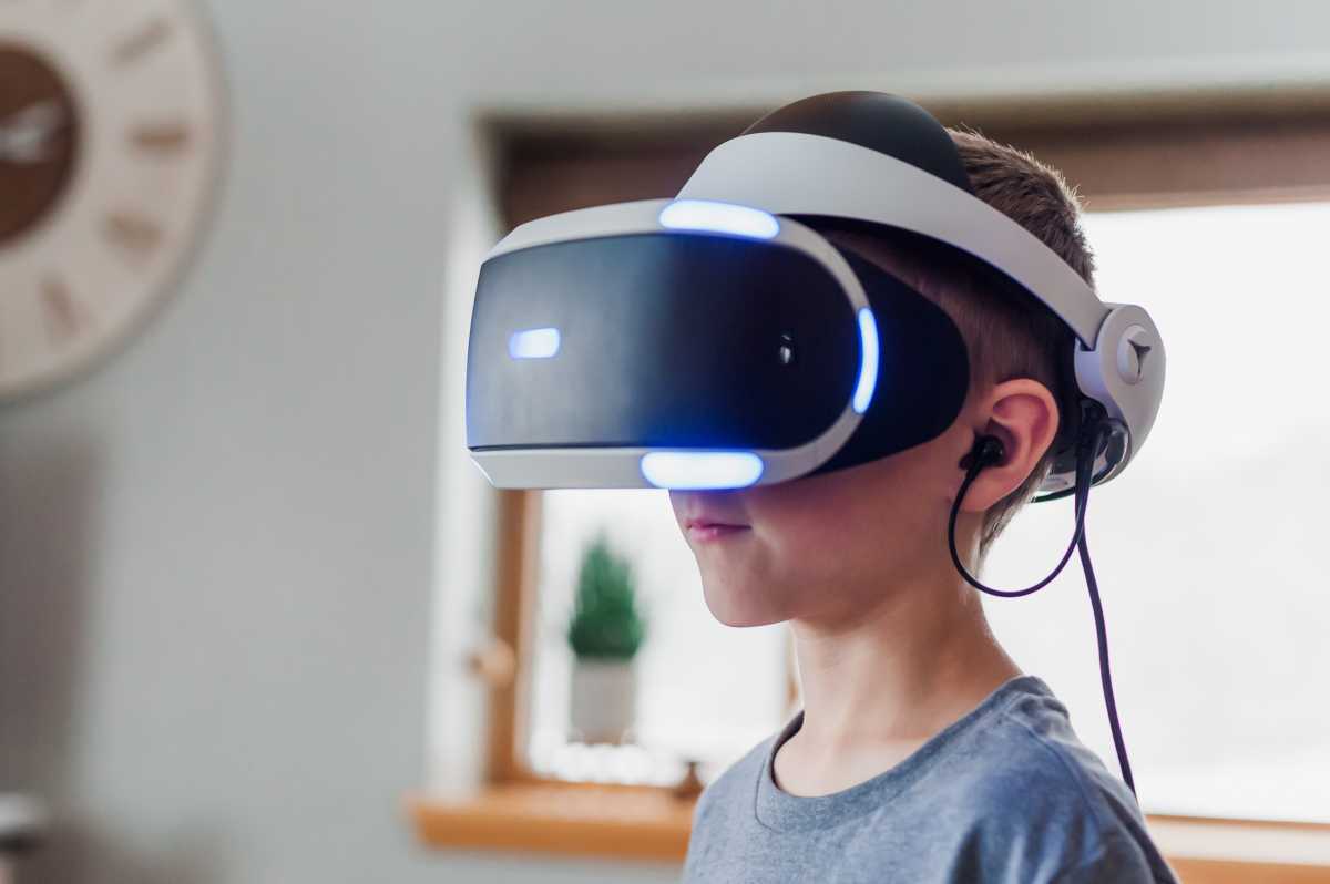 Yuk, Mencari Cuan Lewat Teknologi VR/AR Yuk, Mencari Cuan Lewat Teknologi VR/AR