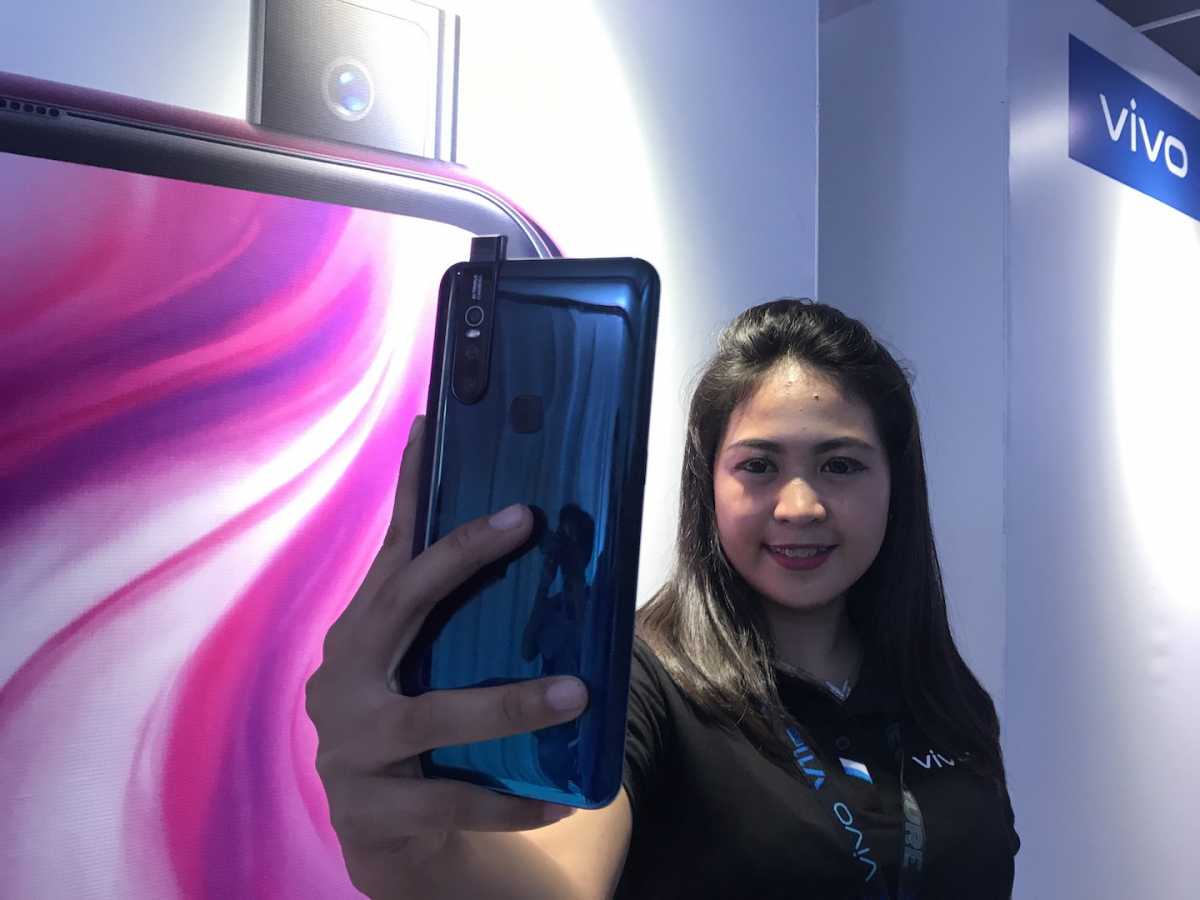 Baru Rilis, Kamera ‘Unik’ Vivo V15 Harus Bersaing dengan Oppo Baru Rilis, Kamera ‘Unik’ Vivo V15 Harus Bersaing dengan Oppo