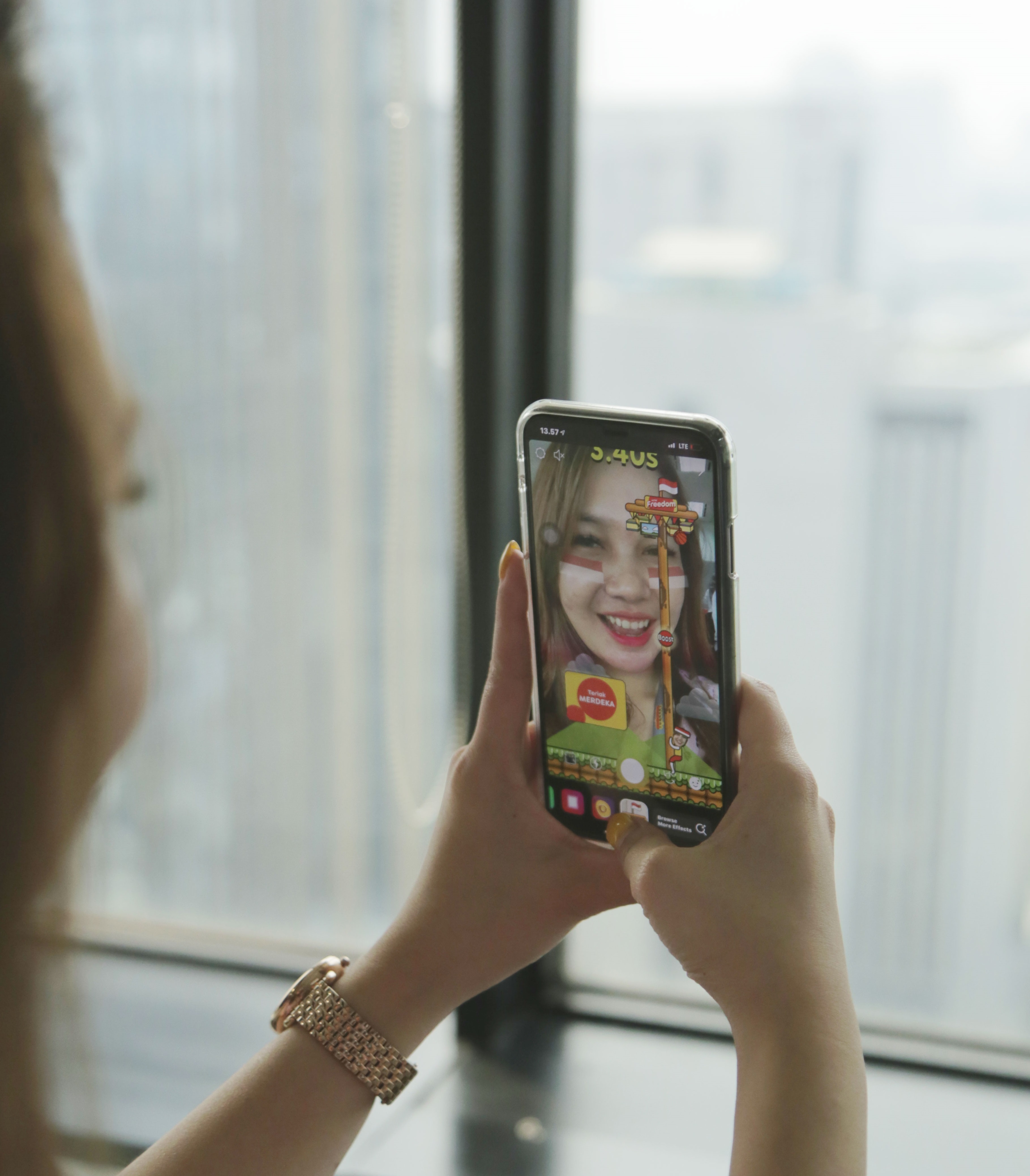 Cobain Teriak Merdeka Di Filter Ig Stories Edisi Panjat Pinang 17an Ini Deh