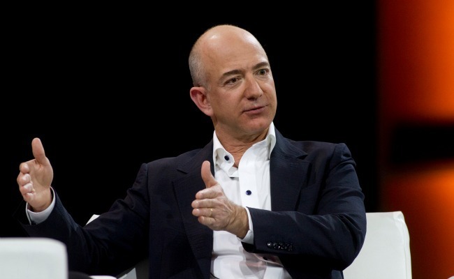Arab Saudi Bantah Pangerannya Retas Ponsel Jeff Bezos Arab Saudi Bantah Pangerannya Retas Ponsel Jeff Bezos