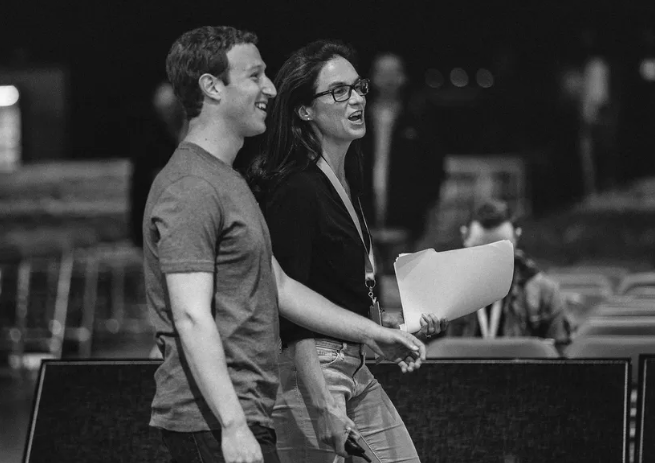 Giliran Mark Zuckerberg yang Ditinggal Eksekutif Kepercayaannya Giliran Mark Zuckerberg yang Ditinggal Eksekutif Kepercayaannya