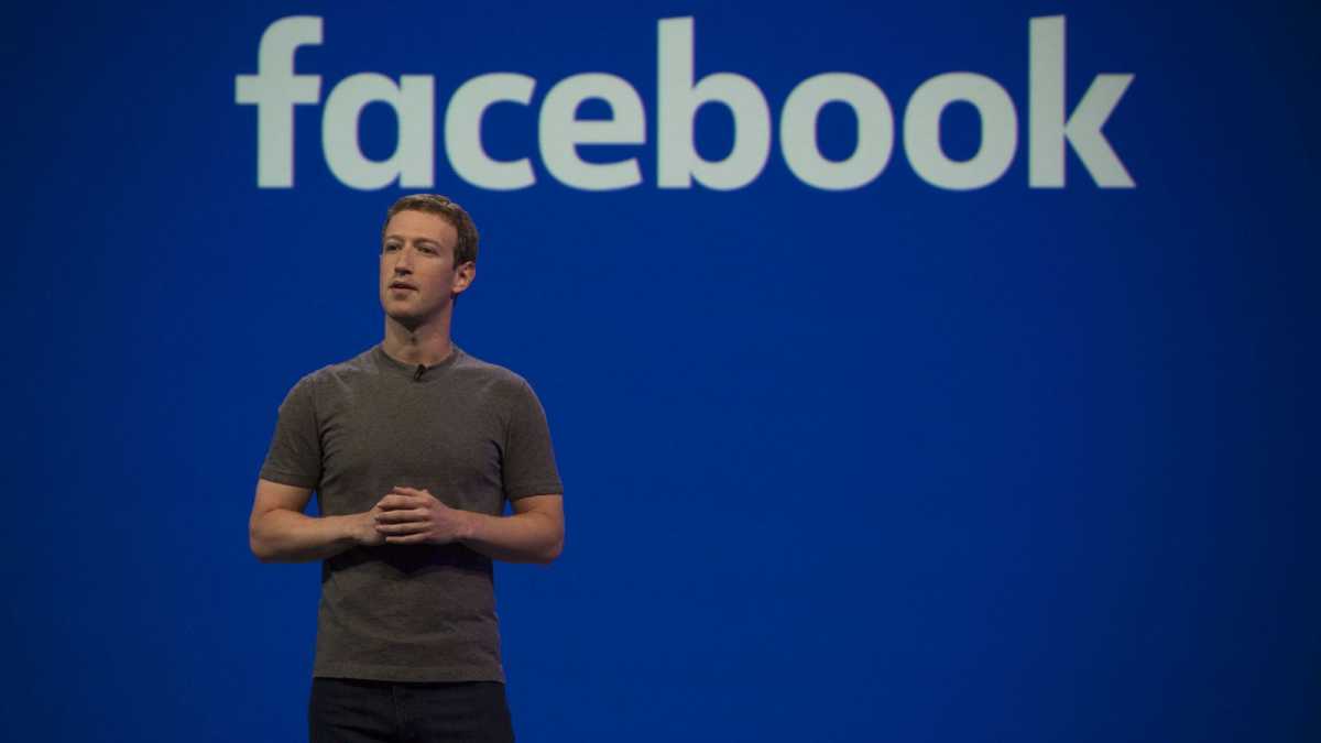 Bukan iPhone, Mark Zuckerberg Perintahkan Para Bos Facebook Pakai Android Bukan iPhone, Mark Zuckerberg Perintahkan Para Bos Facebook Pakai Android
