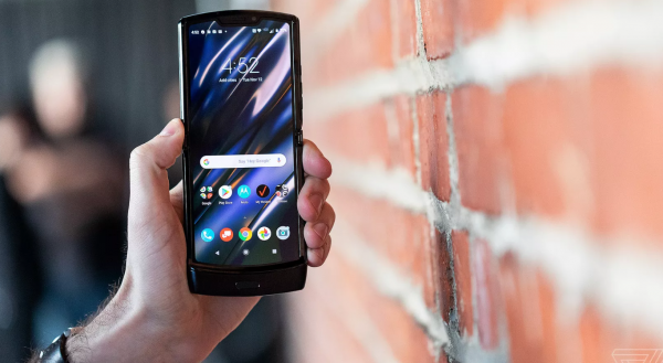 Motorola Razr Bangkit Lagi! Begini Desain dan Spesifikasinya Motorola Razr Bangkit Lagi! Begini Desain dan Spesifikasinya