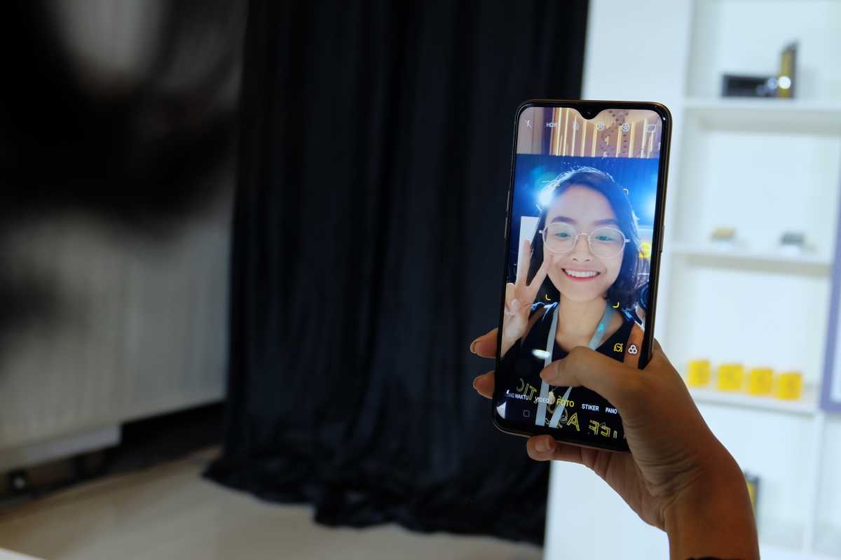Sama-sama Tonjolkan Kamera Ponsel, Apa Bedanya Realme dengan Oppo? Sama-sama Tonjolkan Kamera Ponsel, Apa Bedanya Realme dengan Oppo?