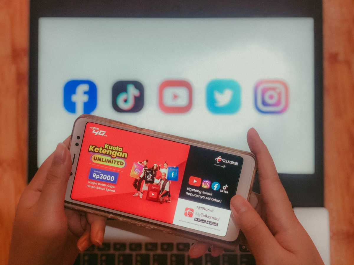 Telkomsel dan Indihome Paling Banyak Dipakai Netizen Buat Internetan Telkomsel dan Indihome Paling Banyak Dipakai Netizen Buat Internetan
