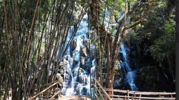 Menikmati Pesona Air Terjun Unik Tujuh Tingkat di Lahat Menikmati Pesona Air Terjun Unik Tujuh Tingkat di Lahat