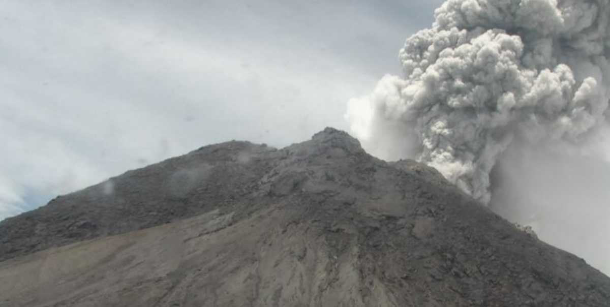 Merapi Meletus di Tengah Ancaman Corona, Netizen Teriak Masker Merapi Meletus di Tengah Ancaman Corona, Netizen Teriak Masker