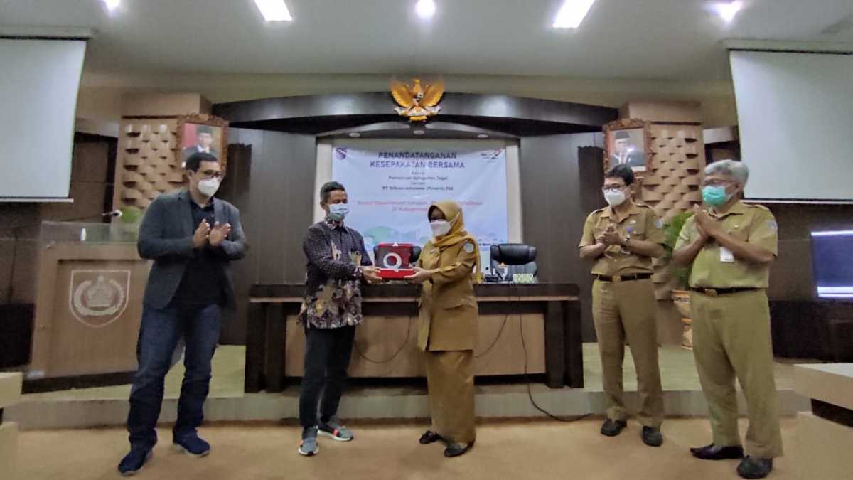 Telkom Dukung Pemkab Tegal Wujudkan Smart Goverment Telkom Dukung Pemkab Tegal Wujudkan Smart Goverment