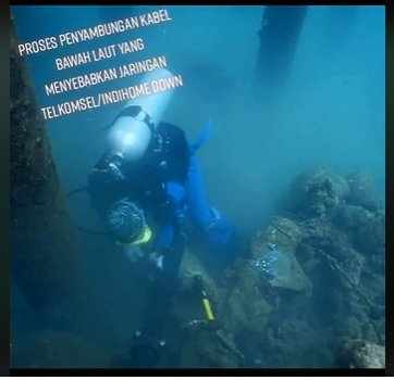 Viral di TikTok, Perjuangan Menyambungkan Kabel Bawah Laut Diduga Milik IndiHome Telkom Viral di TikTok, Perjuangan Menyambungkan Kabel Bawah Laut Diduga Milik IndiHome Telkom