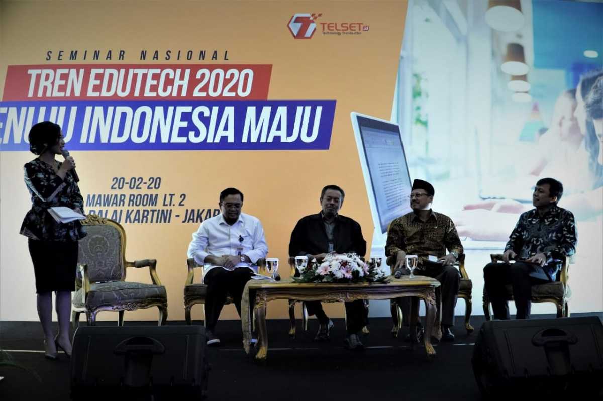 Virtual Reality Akan Jadi Tren Dunia Pendidikan Masa Depan Virtual Reality Akan Jadi Tren Dunia Pendidikan Masa Depan