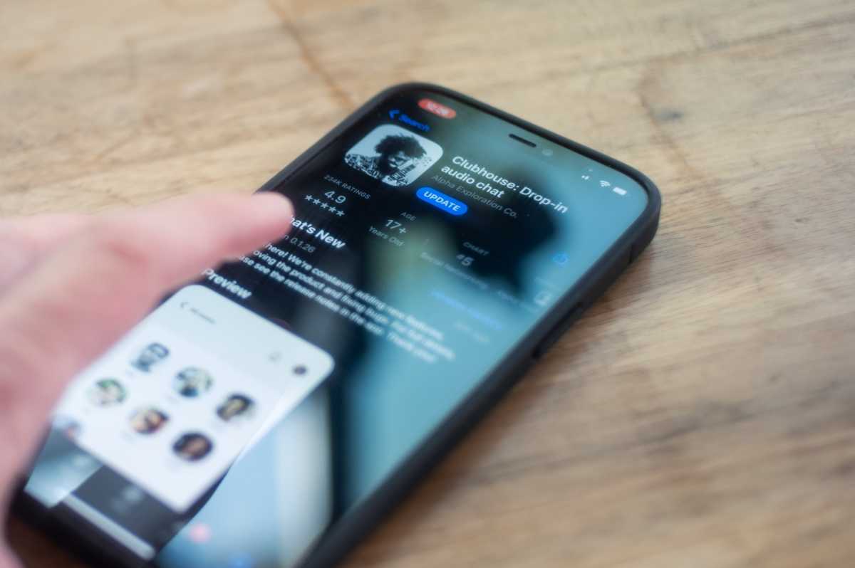 Clubhouse Menyadarkan Kita, Kasta iPhone dan Android Itu Nyata Clubhouse Menyadarkan Kita, Kasta iPhone dan Android Itu Nyata