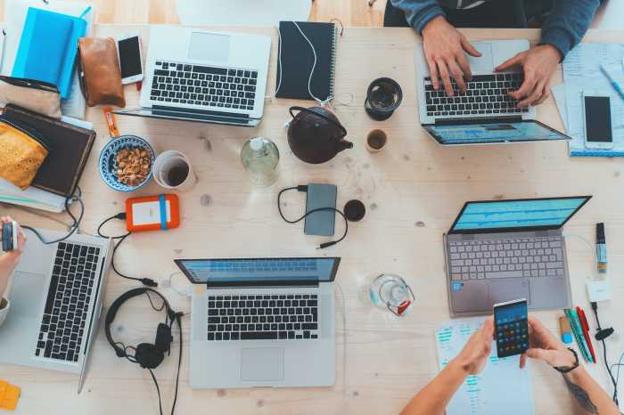 5 Cara Digitalisasi di Era Pandemi Ala Kominfo 5 Cara Digitalisasi di Era Pandemi Ala Kominfo