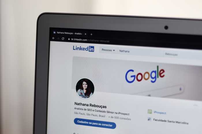 Kenapa Perekrut Kerja Suka ‘Intip’ Akun Medsos Kita? Kenapa Perekrut Kerja Suka ‘Intip’ Akun Medsos Kita?