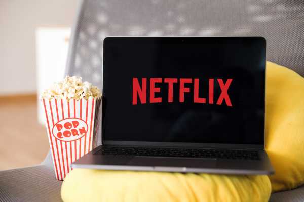 Netflix Siap Rilis Film Orisinal Indonesia Baru, Judulnya ‘Guru-Guru Gokil’ Netflix Siap Rilis Film Orisinal Indonesia Baru, Judulnya ‘Guru-Guru Gokil’