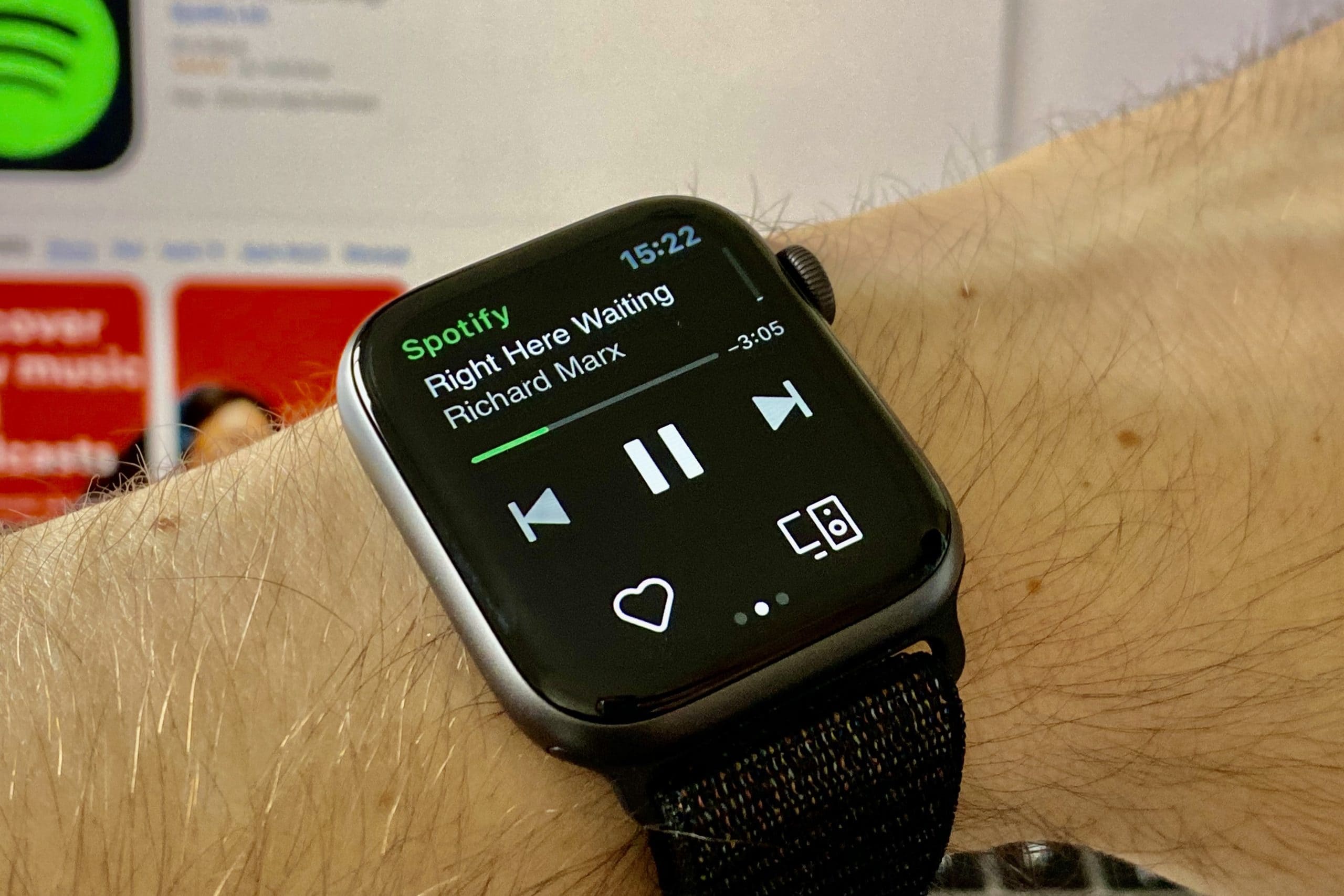 Musik Spotify Kini Bisa Didengar Offline di Apple Watch Musik Spotify Kini Bisa Didengar Offline di Apple Watch