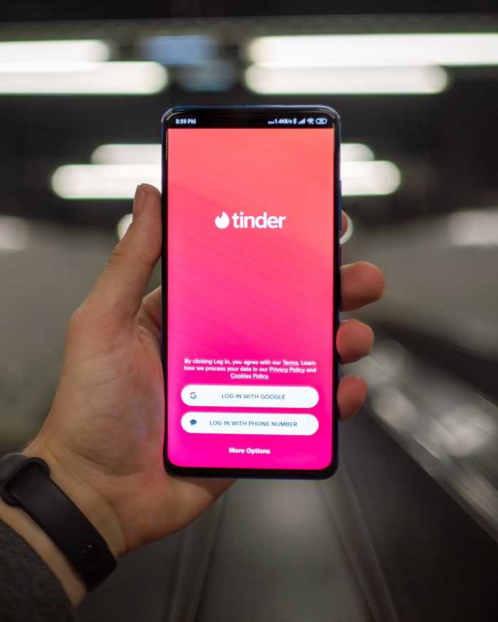 Fitur Baru di Tinder Bikin Flashback ke Gaya Kencan Era 90-an Fitur Baru di Tinder Bikin Flashback ke Gaya Kencan Era 90-an