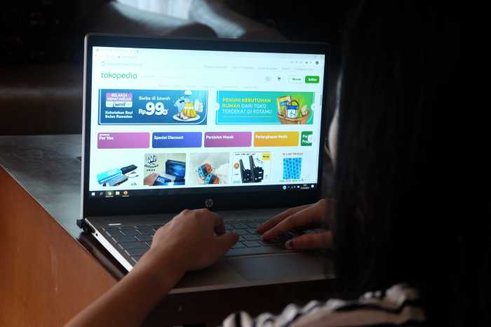 Tak Cuma Dicuri, 15 Juta Akun Tokopedia Dijual USD 5 Ribu Tak Cuma Dicuri, 15 Juta Akun Tokopedia Dijual USD 5 Ribu