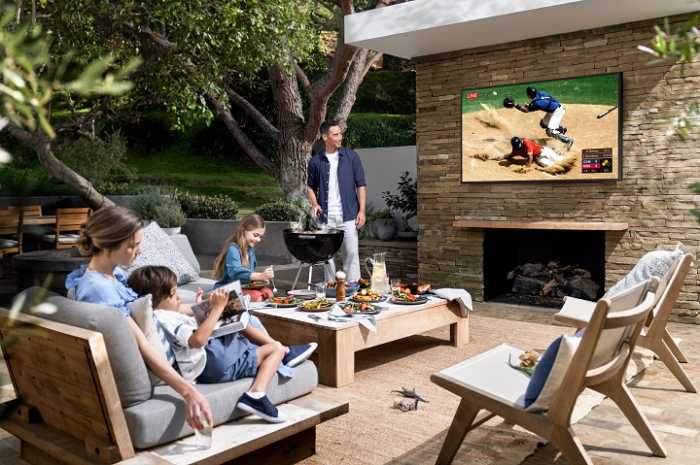 The Terrace, Smart TV QLED 4K Outdoor, Anti Air dan Debu! The Terrace, Smart TV QLED 4K Outdoor, Anti Air dan Debu!