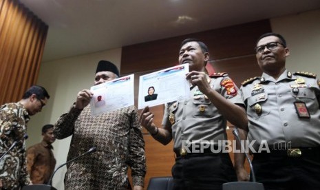Polda Metro Jaya Sebar Sketsa Penyerang Novel Baswedan Polda Metro Jaya Sebar Sketsa Penyerang Novel Baswedan