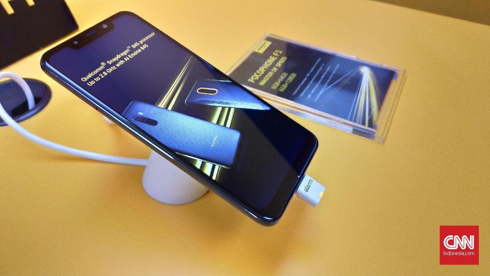 Fitur yang Dipangkas Poco F1 demi Performa Tapi Harga Murah Fitur yang Dipangkas Poco F1 demi Performa Tapi Harga Murah