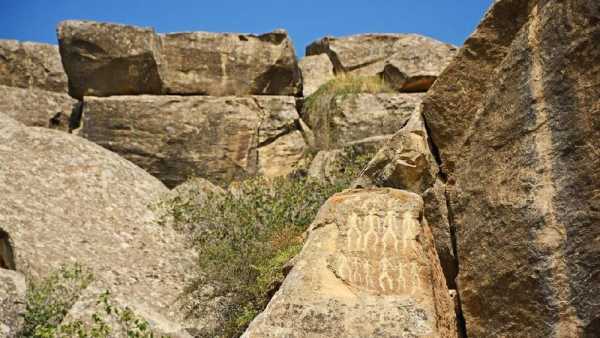 Gobustan, Tempat Bebatuan Bisa Bernyanyi Gobustan, Tempat Bebatuan Bisa Bernyanyi