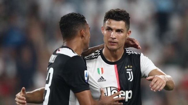 Imut tapi Seksi, Cristiano Ronaldo Santai Kenakan Jubah Macan Tutul Imut tapi Seksi, Cristiano Ronaldo Santai Kenakan Jubah Macan Tutul