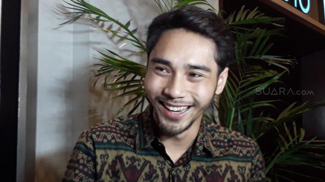 Achmad Megantara Main Bareng Putri Marino di Film Terima Kasih Cinta Achmad Megantara Main Bareng Putri Marino di Film Terima Kasih Cinta