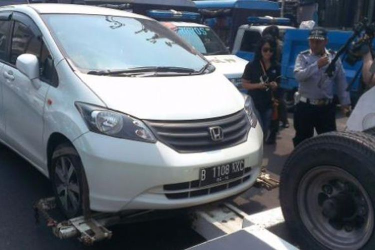 Ini Peraturan Pemilik Kendaraan Wajib Punya Garasi Ini Peraturan Pemilik Kendaraan Wajib Punya Garasi