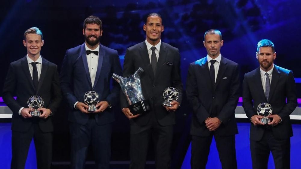 Ronaldo, Messi, dan Van Dijk Nomine Penghargaan The Best FIFA Ronaldo, Messi, dan Van Dijk Nomine Penghargaan The Best FIFA