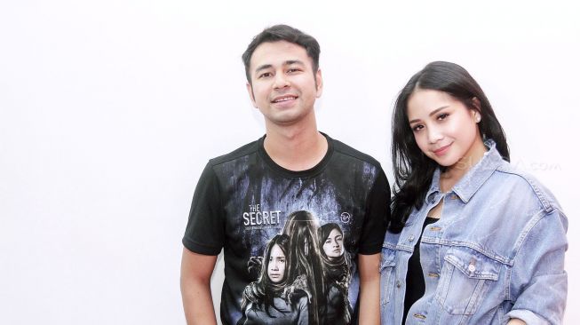Nagita Slavina - Raffi Ahmad Tak Tahu Password HP Masing-Masing, Kenapa? Nagita Slavina - Raffi Ahmad Tak Tahu Password HP Masing-Masing, Kenapa?
