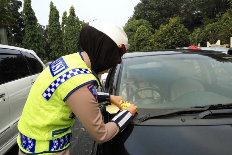 Siang Ini Polisi Gelar Razia Kendaraan yang Belum Bayar Pajak Siang Ini Polisi Gelar Razia Kendaraan yang Belum Bayar Pajak