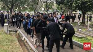 Pemakaman Ani Yudhoyono, Peziarah Mulai Padati TMP Kalibata