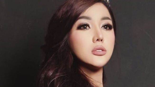 Lucinta Luna Foto Pakai Hijab, Warganet Nyuruh Tobat Lucinta Luna Foto Pakai Hijab, Warganet Nyuruh Tobat